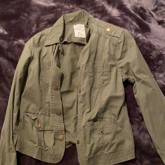 Green bomber jacket - Picture 1 of 3